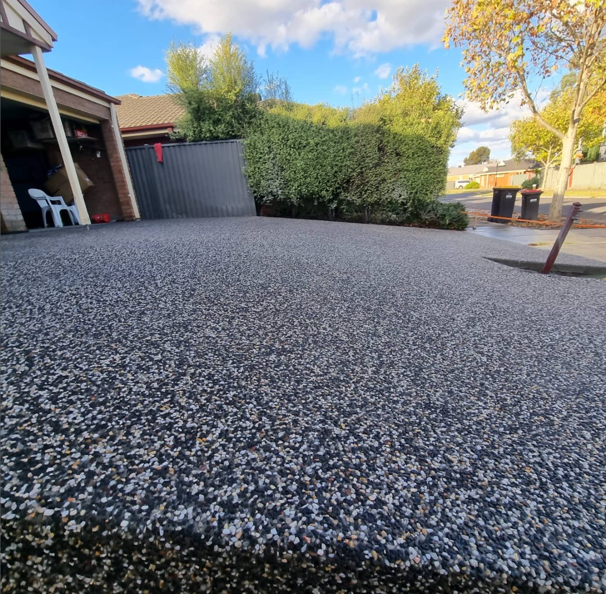 Wollert - Pebblecrete Driveway
